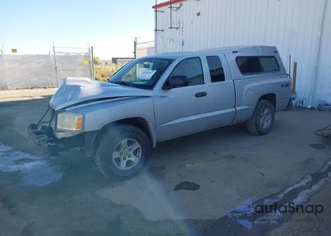 2005 Dodge Dakota Slt z USA, uszkodzony, nr VIN 1D7HW42N35S110849